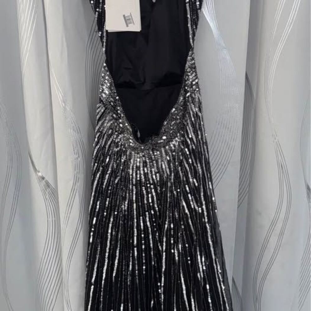 MAC DUGGAL 5568 SEQINED CUTOUT RUFFLED CAP SLEEVE LACE UP BLACK GOWN size 8 - Picture 4 of 7